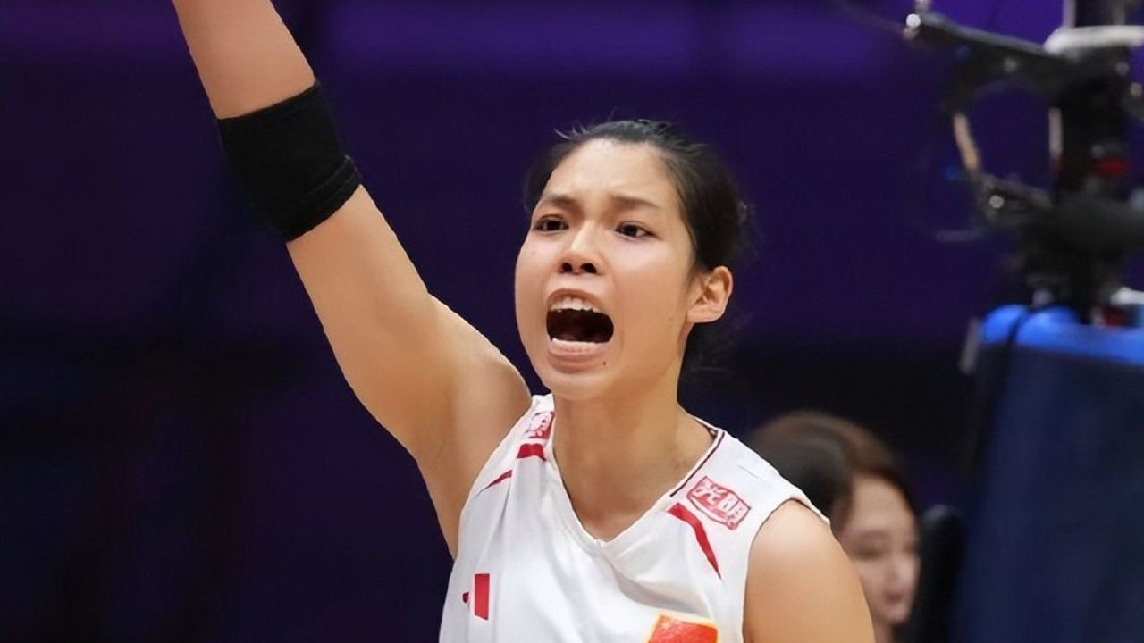 中国女排连胜锁小组第一入八强！庄宇珊24扣14中轰16分 唐欣效率偏低